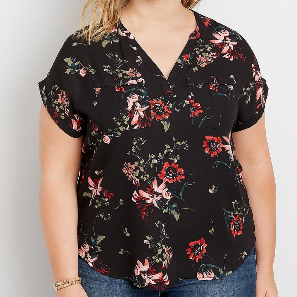 Maurices
Plus Black Floral Print V Neck Blouse
